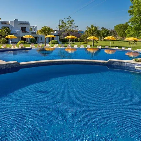 Διαμέρισμα Clube - 2br Pool, Kids Club & Family Fun Αλμπουφέιρα