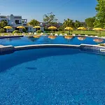 Apartment Clube - 2br Pool, Kids Club & Family Fun Albufeira